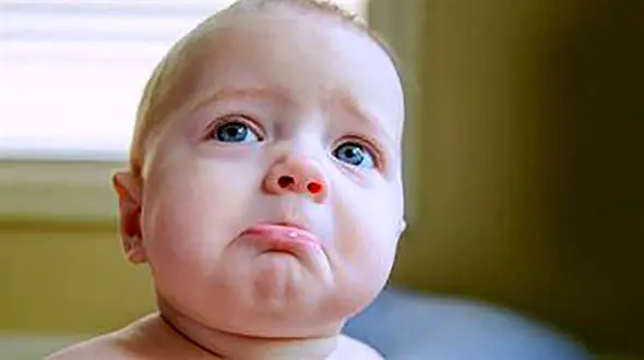 دلایل بی قراری نوزادان چیست؟