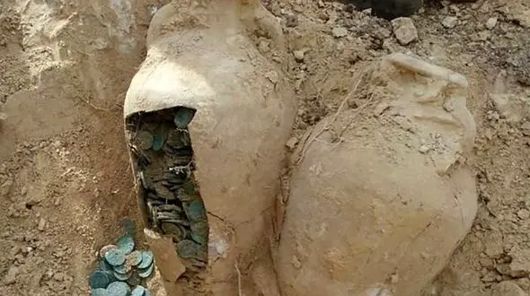 باند حفاران غیرمجاز در شهرستان قیر و کارزین بازداشت شدند