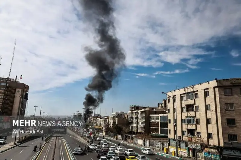 عکس هایی از حمله دشمن به کارخانه و نمایندگی ایران خودرو