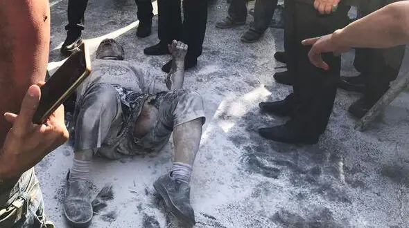 ناگفته های این مرد از خودسوزی برادرش جلوی شهرداری تهران! + عکس
