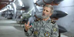 فرمانده کل ارتش: هر شناور دشمن وارد دریای عمان شود، هدف قرار می گیرد / خود را برای جنگ ناهم‌طراز و تجهیزات مورد نیاز آن، آماده کرده ایم