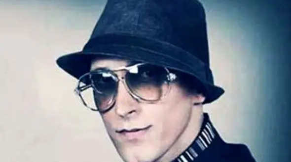 دانلود آهنگ شکوهمند مرحوم مرتضی پاشایی / با تو عاشقی کردم / صداش خاطره هارو زنده کرد