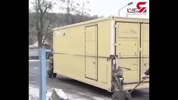 جابجایی آسان کانتینرها با کمک لیفتراک + فیلم