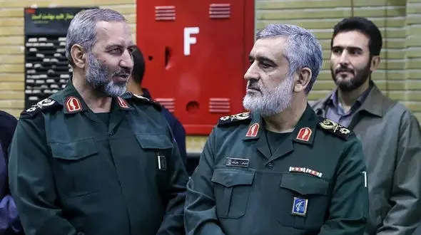 نوشته پرمعنای روی  انگشتر حدید سردار شهید حاجی‌زاده ! / به  فرمانده جدید هوا فضای سپاه هدیه شد