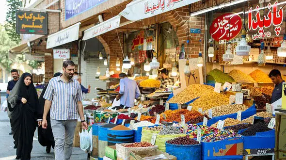 فرماندار تهران: آرامش کامل در پایتخت برقرار است / پمپ بنزین ها با ظرفیت کامل در حال فعالیت هستند