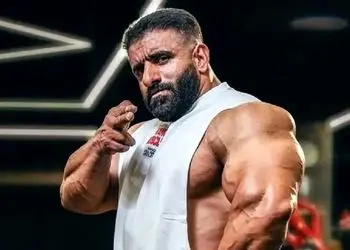 فیلم آواز و رقص شاد / هادی چوپان با شلوار پلنگی چه رقصی میکنه رقصندگی تو خونشه