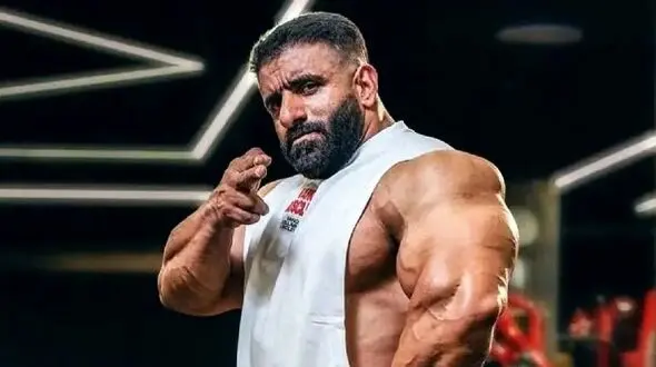 فیلم آواز و رقص شاد / هادی چوپان با شلوار پلنگی چه رقصی میکنه رقصندگی تو خونشه