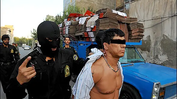 4 سلاح به دست در ایلام دستگیر شدند