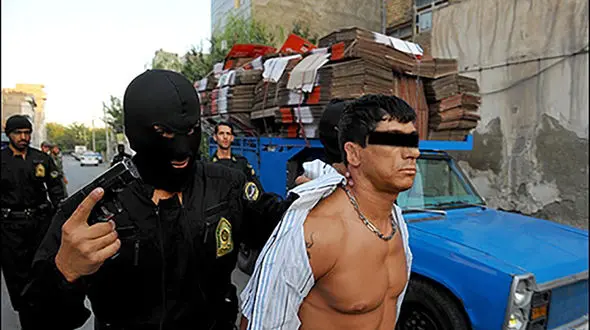 4 سلاح به دست در ایلام دستگیر شدند