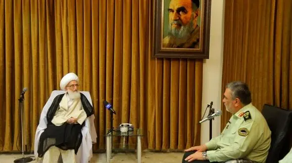 آیت الله نوری همدانی: برخورد پلیس همراه با رافت اسلامی بسیار سازنده است
