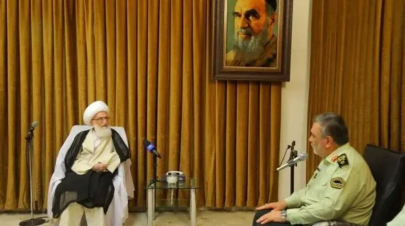 آیت الله نوری همدانی: برخورد پلیس همراه با رافت اسلامی بسیار سازنده است