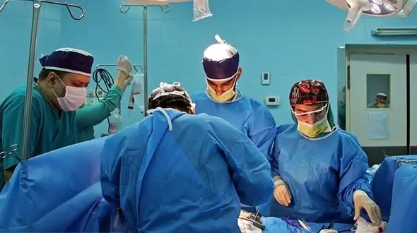 کار بزرگ 2 هرمزگانی برای بیماران نیازمند در شرایط بد کرونایی