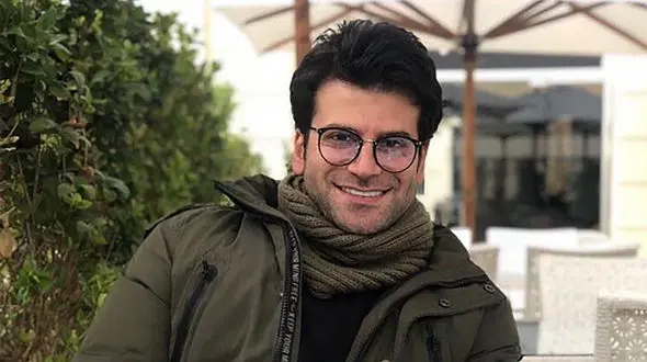 پیانونوازی و خوانندگی دیده نشده و جالب از روزبه حصاری + فیلم