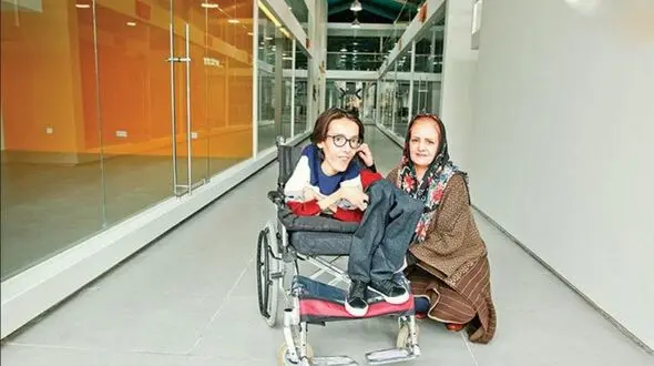 عکس مادر وحید رجبلو پس از مهاجرت وی به آمریکا لو رفت