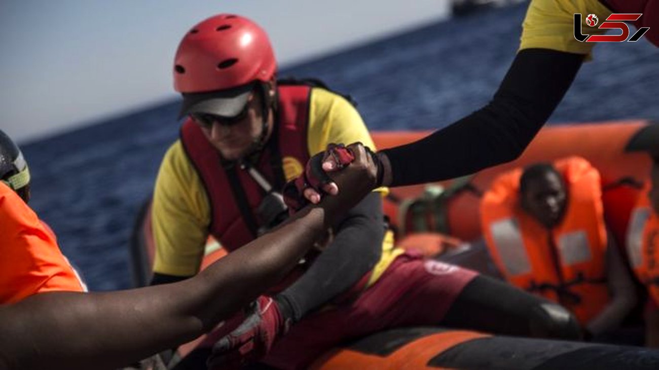 نجات برادران فداکار که در دریا سرگردان شده بودند + عکس 
