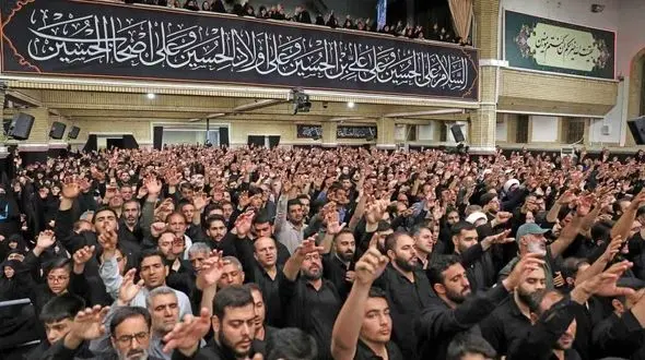 مراسم عزاداری امام حسین (ع) در حسینیه امام خمینی برگزار شد