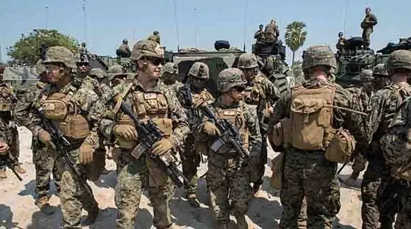 رسوایی جدید تفنگداران نیروی دریایی آمریکا با انتشار تصاویر زشت از زنان تفنگدار در فضای مجازی 