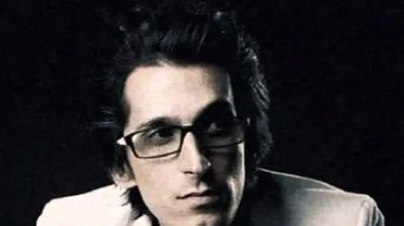 دانلود آهنگ نوستالژی مرتضی پاشایی / کسی که عاشقته راهو غلط نمیره