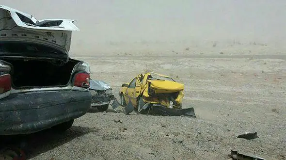 ۲۵ زخمی در تصادف زنجیره ای محور زابل- زاهدان + عکس