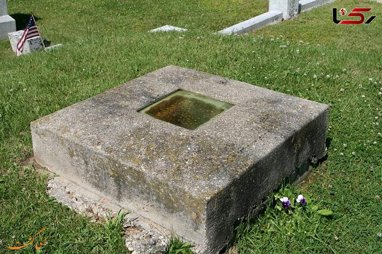 ماجرای قبری با پنجره شیشه ای در قبرستان اورگرین آمریکا