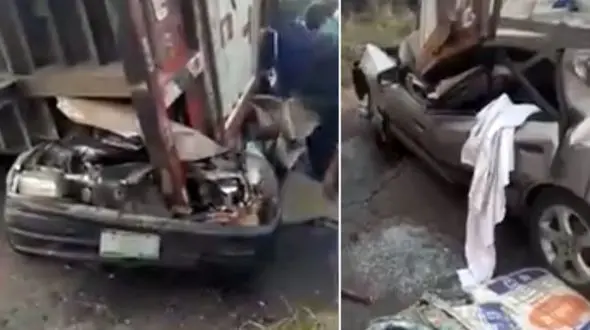 له شدن خودروی سواری زیر کامیون/ تلاش برای نجات اعضای یک خانواده از داخل خودرو + فیلم و عکس