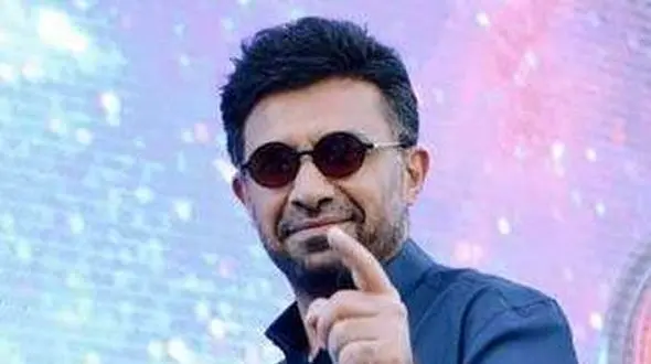 ویژه روز مادر: دانلود آهنگ «مامان» از بابک افرا/شد بیست، شد سی، چهل سالم مامان ولی من همیشه واسه‌ت بچه‌م مامان کاش هیچ وقت...!