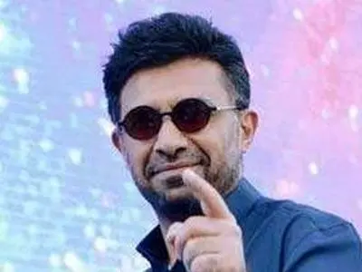 ویژه روز مادر: دانلود آهنگ «مامان» از بابک افرا/شد بیست، شد سی، چهل سالم مامان ولی من همیشه واسه‌ت بچه‌م مامان کاش هیچ وقت...!