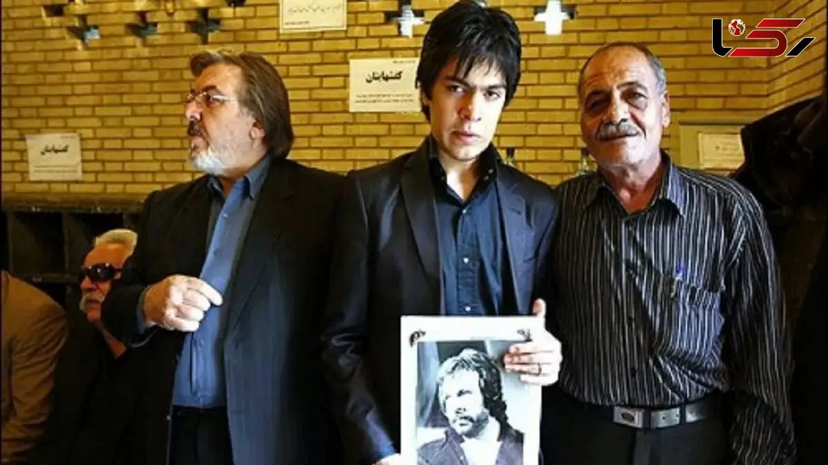 فیلم گریه و حال خراب پسر ایرج قادری سر مزار پدرش آشفته و پریشان / روحش شاد