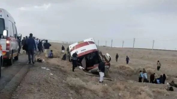 واژگونی هولناک اتوبوس در مسیر زاهدان -زابل / 9 نفر مجروح شدند 