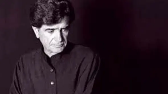 عادل فردوسی پور در پی درگذشت استاد محمدرضا شجریان نوشت: او هرگز نمی میرد ، او زنده است