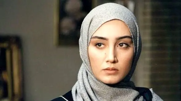عکس دیده نشده از چهره نچرال هدیه تهرانی قبل از گریم شدن در پشت صحنه/ خانوم سوپراستار در اوج محبوبیت سینمای ایران