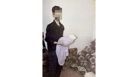 تلخ ترین عکس ازبازسازی صحنه قتل  پسر 3 ماهه توسط پدرش + عکس