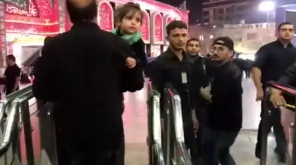 فیلمی جدید از دختر بچه ایرانی که شفای چشمانش را در حرم امام حسین گرفت + عکس