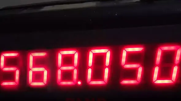 فیلم صفر تا صد عملیات دستگیری قاچاقچی مواد مخدر در تهران / خانه اش انبار مواد بود