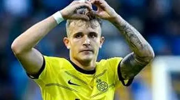 دنیس اکرت؛ پاسخی اروپایی به آرزوی جام جهانی ایران: از رنج‌های کودکی تا قهرمانی در بلژیک