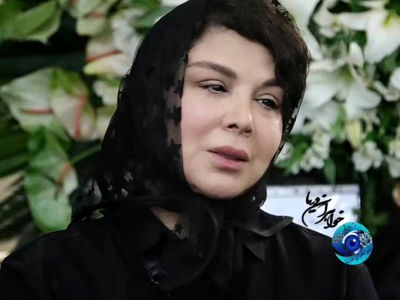فیلم آوازخوانی جگرسوز چنگیز حبیبیان در مراسم مادر شهره سلطانی ! / دل همه را سوزاند !