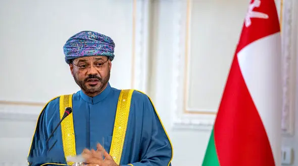 وزیر خارجه عمان: دوستان آمریکا به خروج این کشور از جنگ با ایران کمک کنند 