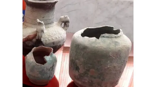 فیلم  گنج نفیس زیر خانه همسایه ! / فیلم حفاری تونل برای گنج !