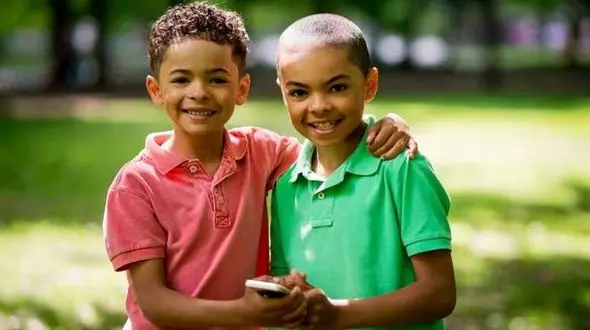 آموزش و پرورش بدون یک ریال بودجه می تواند اقتصاد ایران را متحول کند/ ارتباط اقتصادی راه خروج کودکان از فقر