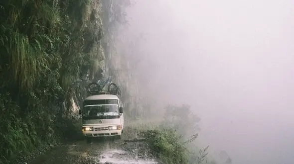 مرگبارترین جاده جهان را ببینید  +تصویر 