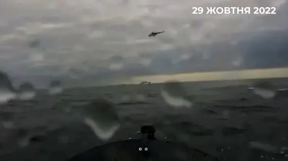 ببینید / جنگ ناوگان ها دریایی در کریمه + فیلم