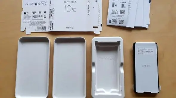 خبر شوکه کننده: کابل شارژ از جعبه گوشی‌ ها ناپدید می‌ شود!