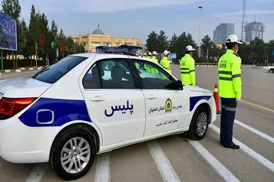 بازگرداندن کیف ۲ میلیارد تومانی توسط پلیس راه اصفهان