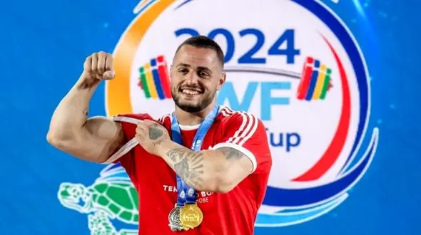 شکستن رکورد تاریخی سهراب مرادی توسط پدیده جدید وزنه‌برداری + فیلم