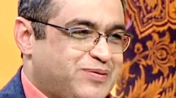 فیلم / المیرا شریفی مقدم با حیرت از یک پیامک : جلسه اول خواستگاری دامادنمیخواد بیاد... دخترم میگه مگه میخوان میوه سوا ... / سعید عزیزی: آقا پسری که هنوز نمیدونه باید مامانش انتخاب کنه ازدواج نکنه خیلی بهتره  ...