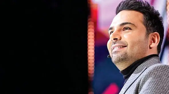 امضای زیبای احسان علیخانی، مجری محبوب ایرانی +عکس/متفاوت تر از همه امضاهایی که دیدیم...