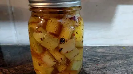طرز تهیه ترشی پوست هندوانه؛ یک ترشی ترد و خوش‌ طعم تابستانی