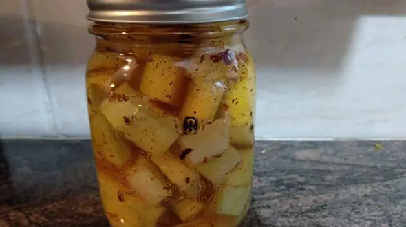 طرز تهیه ترشی پوست هندوانه؛ یک ترشی ترد و خوش‌ طعم تابستانی