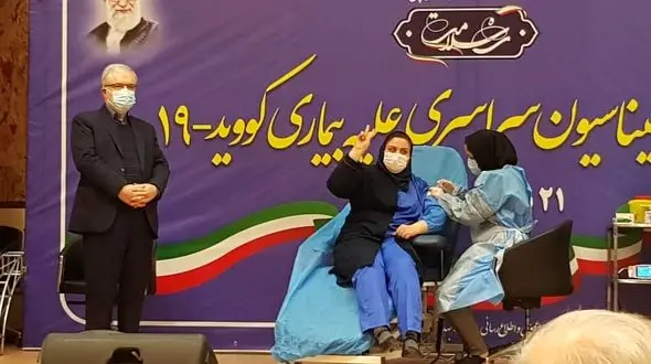 حال دریافت کنندگان واکسن روسی در ایران چگونه است ؟ / معاون درمان بیمارستانی امام خبر داد