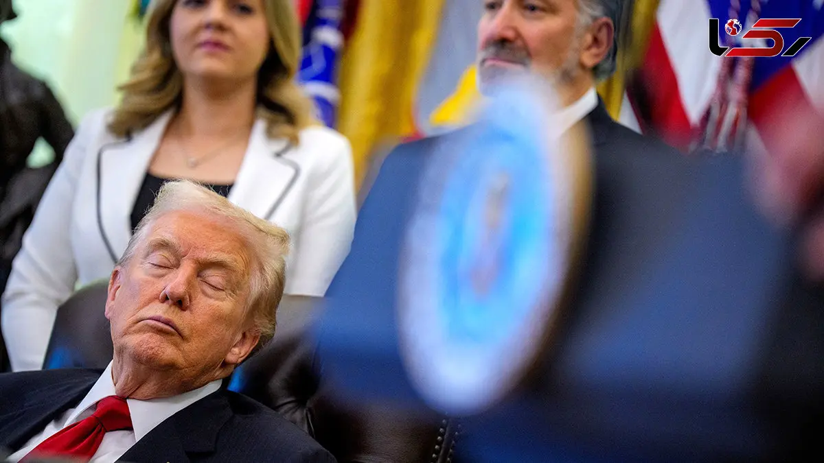 چشم های خواب آلود ترامپ در یک مراسم رسمی جنجال برانگیز شد